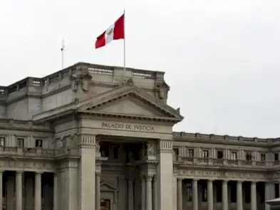La adquisición del bien por el demandado extingue el objeto de la reivindicación interpuesta en su contra (Casación N.º 1769-2023-Arequipa)